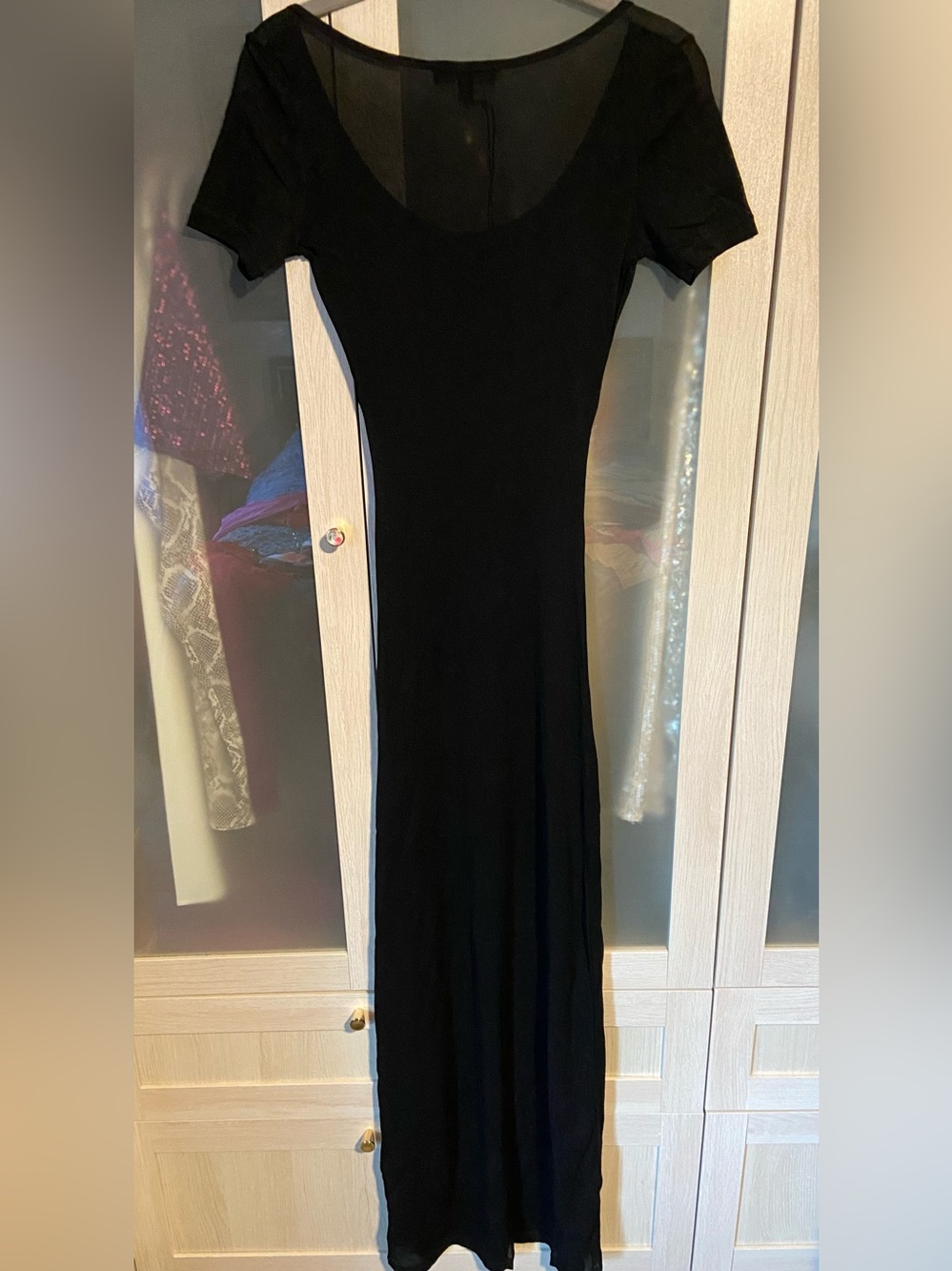 Khy Sheet Black Short-Sleeve Maxi Dress — Elegant Everyday Staple - Picture 4 of 5